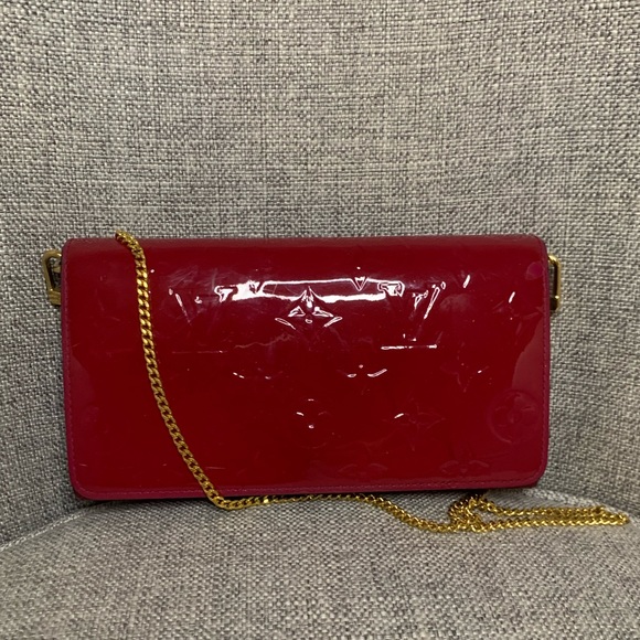 Louis Vuitton Handbags - Louis Vuitton Monogram Vernis Portofeuille Sarah Wallet on Chain Pink